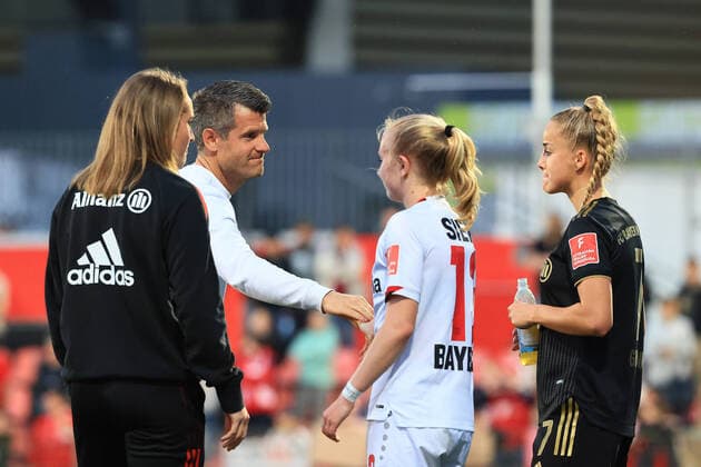 Flyeralarm Womens Bundesliga 2021 2022, Bayer 04 Leverkusen FC Bayern Munich Jens Scheuer head coach , Caroline Siems LEV, 13 , Giulia Gwinn FCB, 7 Leverkusen Ulrich Haberland Stadium North Rhine Westphalia Germany