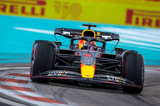 01 VERSTAPPEN Max (nld), Red Bull Racing RB18, action during the Formula 1 Crypto.com Miami Grand Prix 2022, 5th round of the 2022 FIA Formula One World Championship, WM, Weltmeisterschaft on the Miami International Autodrome, from May 6 to 8, 2022 in Miami Gardens, Florida, United States of America - F1 - MIAMI GRAND PRIX 2022 DPPI Panoramic  GOOD7095