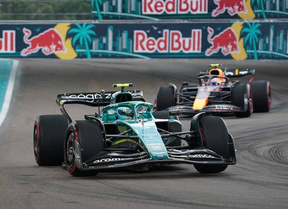 FORMULA 1 CRYPTO COM MIAMI GRAND PRIX 06 05 2022, Miami International Autodrome, Miami, FORMULA 1 CRYPTO COM MIAMI GRAND PRIX ,in picture Sebastian Vettel DEU , Aston Martin Aramco Cognizant Formula One Team, Sergio Perez MEX , Oracle Red Bull Racing nordphotoxGmbHx xBratic nph00250
