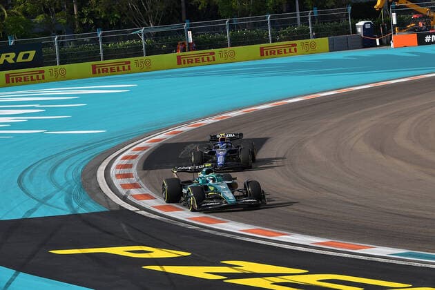 FORMULA 1 CRYPTO COM MIAMI GRAND PRIX 06 05 2022, Miami International Autodrome, Miami, FORMULA 1 CRYPTO COM MIAMI GRAND PRIX ,in picture Sebastian Vettel DEU , Aston Martin Aramco Cognizant Formula One Team, Nicholas Latifi CAN , Williams Racing nordphotoxGmbHx xBratic nph00250