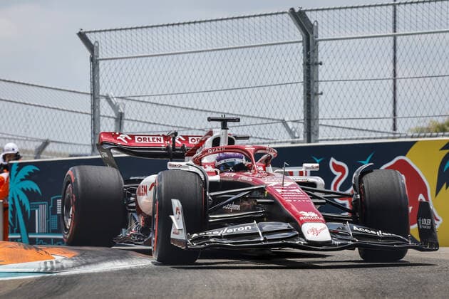 77 BOTTAS Valtteri (fin), Alfa Romeo F1 Team ORLEN C42, action during the Formula 1 Crypto.com Miami Grand Prix 2022, 5th round of the 2022 FIA Formula One World Championship, WM, Weltmeisterschaft on the Miami International Autodrome, from May 6 to 8, 2022 in Miami Gardens, Florida, United States of America - F1 - MIAMI GRAND PRIX 2022 DPPI Panoramic  _DEL9619