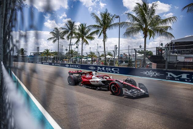77 BOTTAS Valtteri (fin), Alfa Romeo F1 Team ORLEN C42, action during the Formula 1 Crypto.com Miami Grand Prix 2022, 5th round of the 2022 FIA Formula One World Championship, WM, Weltmeisterschaft on the Miami International Autodrome, from May 6 to 8, 2022 in Miami Gardens, Florida, United States of America - F1 - MIAMI GRAND PRIX 2022 DPPI Panoramic  _R5_8123