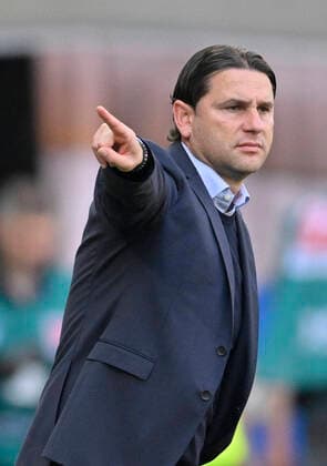 Trainer Coach Gerardo Seoane Bayer 04 Leverkusen am Spielfeldrand Gestik Geste TSG 1899 Hoffenheim vs Bayer 04 Leverkusen B04 07.05.2022 DFL REGULATIONS PROHIBIT ANY USE OF PHOTOGRAPHS AS IMAGE SEQUENCES AND OR QUASI-VIDEO TSG 1899 Hoffenheim vs Bayer 04 Leverkusen B04 *** Coach Gerardo Seoane Bayer 04 Leverkusen on the sidelines gesture gesture TSG 1899 Hoffenheim vs Bayer 04 Leverkusen B04 07 05 2022 DFL REGULATES PROHIBIT ANY USE OF PHOTOGRAPHS AS IMAGE SEQUENCES AND OR QUASI VIDEO TSG 1899 Hoffenheim vs Bayer 04 Leverkusen B04