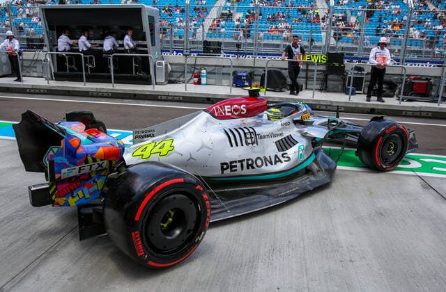 F1 - FORMULA 1 CRYPTO.COM MIAMI GRAND PRIX 2022, 07 2022 Miami International Autodrome, Miami, United States on 7 May 2022 Lewis Hamilton 44 (GBR), Mercedes AMG Petronas W13 pit lane P3 during the FORMULA 1 CRYPTO.COM MIAMI GRAND PRIX 2022, Phil Duncan Editorial Use Only Copyright: xPhilxDuncanx ESM-0459-0010