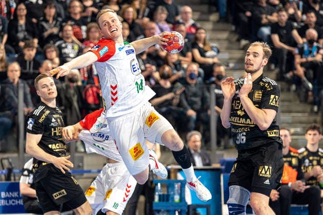 Bilder des Jahres 2022, Sport 05 Mai Sport Themen der Woche KW18 Sport Bilder des Tages Omar Ingi Magnusson (SC Magdeburg, 14), HC Erlangen vs. SC Magdeburg, Handball, Bundesliga, 29. Spieltag, 07.05.2022 HC Erlangen vs. SC Magdeburg, Handball, Bundesliga, 29. Spieltag, 07.05.2022 Nuernberg *** Omar Ingi Magnusson SC Magdeburg, 14 , HC Erlangen vs SC Magdeburg, Handball, Bundesliga, 29 Matchday, 07 05 2022 HC Erlangen vs SC Magdeburg, Handball, Bundesliga, 29 Matchday, 07 05 2022 Nuernberg Copyright: xEIBNER GuenerxSantemizx HCE_GSZ