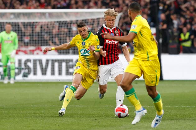 Kasper Dolberg (Nice) Vs Andrei Girotto (Nantes) FOOTBALL : Nice Vs Nantes - Coupe de France - Finale - 07 05 2022 MichaelBaucher Panoramic 