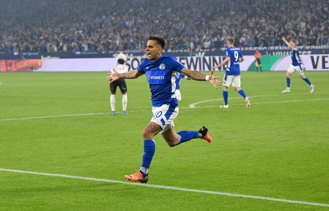 Cheer Rodrigo Zalazar Schalke 04 07 05 2022, football GER, season 2021 2022, 2 Bundesliga, 33 matchday, FC Schalke 04 FC St Pauli photo Maik Hölter TEAM2sportphoto Gelsenkirchen Nordrhein Westfalen Germany Team2
