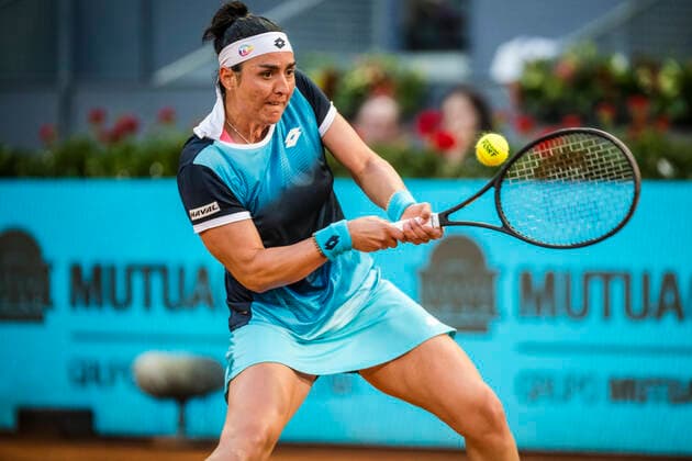 May 7, 2022, Madrid, Madrid, Spain: ONS JABEUR (TUN) returns the ball to Jessica Pegula (USA) at Day 10 of the Madrid Open 2022. Madrid Spain - ZUMAo105 20220507_zap_o105_050 Copyright: xMatthiasxOesterlex