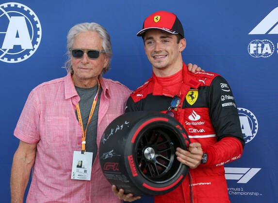 Sport Bilder des Tages F1 - FORMULA 1 CRYPTO.COM MIAMI GRAND PRIX 2022, 07 2022 Miami International Autodrome, Miami, United States on 7 May 2022 Charles Leclerc 16 (MON), Scuderia Ferrari F1-75 pole position tyre presentation during the FORMULA 1 CRYPTO.COM MIAMI GRAND PRIX 2022, Phil Duncan Editorial Use Only Copyright: xPhilxDuncanx ESM-0459-0020