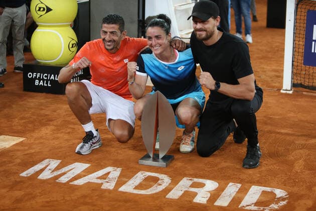 Ons Jabeur of Tunisie and Coach during the Mutua Madrid Open 2022 tennis tournament on May 7, 2022 at Caja Magica stadium in Madrid, Spain TENNIS : Mutua Madrid Open Finale Dames 2022 - 07 05 2022 LaurentLairys Panoramic 