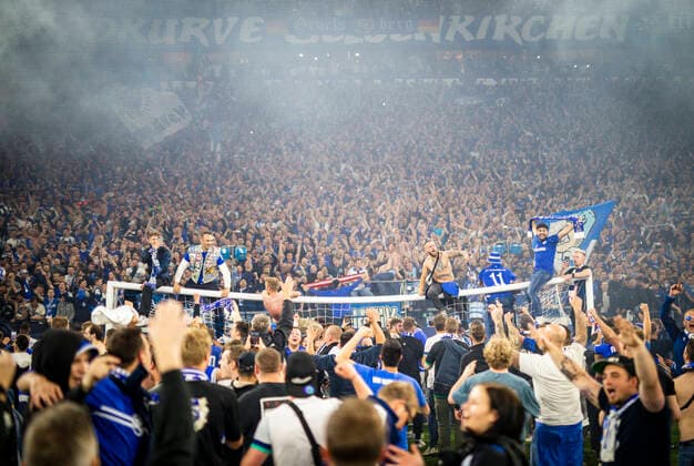 Schalke fans celebrate promotion FC Schalke 04 St Pauli 07 05 2022, football season 2021 22 Photo Moritz Müller