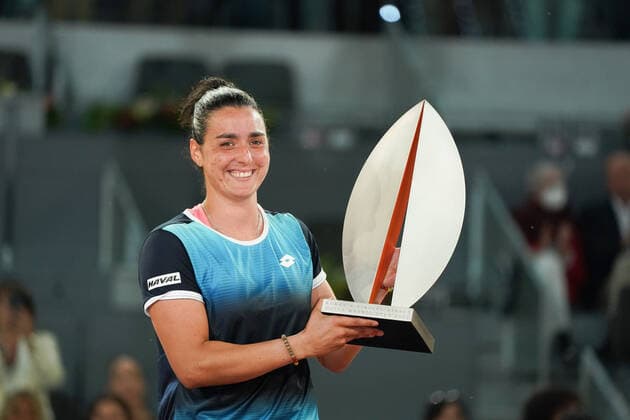 Mutua Madrid Open - Day Ten Ons Jabeur of Tunisia celebrates the victory during the Women s Singles final match against Jessica Pegula of the United States during day ten of Mutua Madrid Open at La Caja Magica on May 07, 2022 in Madrid, Spain Madrid Spain  Copyright: xOscarxGonzalezx originalFilename:gonzalez-notitle220508_npk7l.jpg