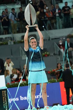 Mutua Madrid Open - Day Ten Ons Jabeur of Tunisia celebrates the victory during the Women s Singles final match against Jessica Pegula of the United States during day ten of Mutua Madrid Open at La Caja Magica on May 07, 2022 in Madrid, Spain Madrid Spain  Copyright: xOscarxGonzalezx originalFilename:gonzalez-notitle220508_npVTU.jpg