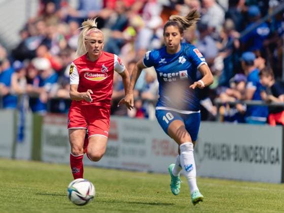 Willstaett, Germany, May 8th 2022: Marina Georgieva (10 Sand) under pressure from Mandy Islacker (8 Koeln) during the FLYERALARM Frauen-Bundesliga game between SC Sand and 1. FC Koeln at Adams Arena in Willstaett, Germany Dan O Connor SPP FLYERALARM Frauen-Bundesliga - SC Sand v 1. FC Koeln - Adams Arena 