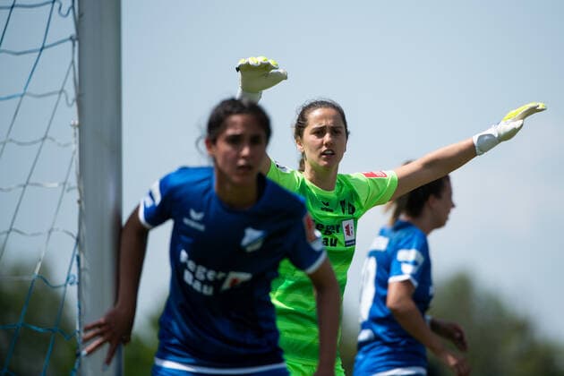 Victoria Esson SC Sand in goal, GER, SC Sand vs FC Koeln, Flyeralarm Frauen Bundesliga, 21 Spieltag, 08 05 2022, Spielzeit 2021 2022 GER, SC Sand vs FC Koeln, Flyeralarm Frauen Bundesliga, 21 Spieltag, 08 05 2022, Spielzeit 2021 2022 Copyright: xEibner Memmlerx EP_MMR