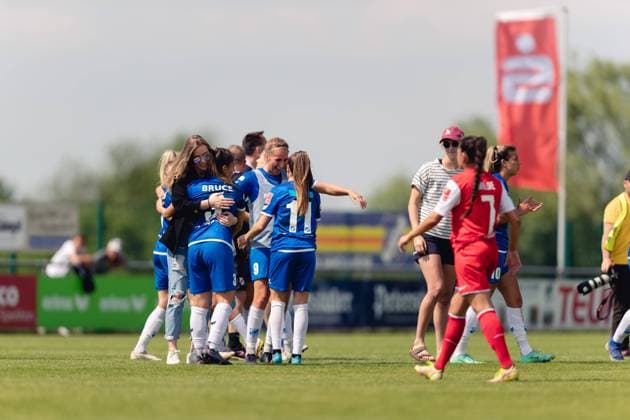 Willstaett, Germany, May 8th 2022: Players of SC Sand celebrate their victory after the FLYERALARM Frauen-Bundesliga game between SC Sand and 1. FC Koeln at Adams Arena in Willstaett, Germany Dan O Connor SPP FLYERALARM Frauen-Bundesliga - SC Sand v 1. FC Koeln - Adams Arena 