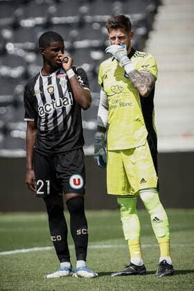 Mohamed-Ali Cho (Angers SCO) et Benoit Costil (Girondins de Bordeaux) FOOTBALL : Angers SCO vs Bordeaux - Ligue 1 Uberteat - 08 05 2022 AurelienMorissard Panoramic 