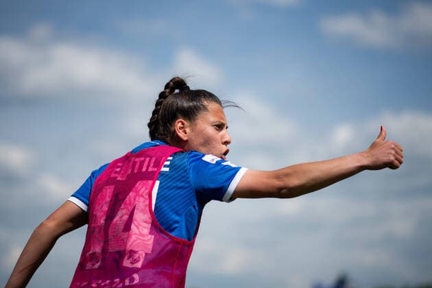 Noemi Gentile SC Sand raises thumb, GER, SC Sand vs FC Koeln, Flyeralarm Frauen Bundesliga, 21 Spieltag, 08 05 2022, Spielzeit 2021 2022 GER, SC Sand vs FC Koeln, Flyeralarm Frauen Bundesliga, 21 Spieltag, 08 05 2022, Spielzeit 2021 2022 Copyright: xEibner Memmlerx EP_MMR