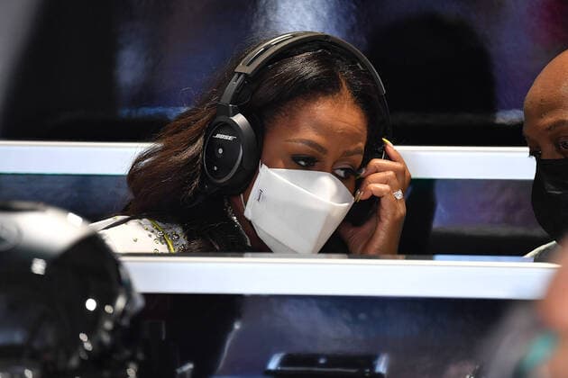 May 7, 2022, Miami, USA: 07.05.2022, Miami International Autodrome, Miami, FORMULA 1 CRYPTO.COM MIAMI GRAND PRIX& xA;,im Bild& xA;Michelle Obama zu Gast bei Mercedes in der Box. Formula 1 Championship - FORMULA 1 CRYPTO.COM MIAMI GRAND PRIX, Miami, USA  - ZUMAl164 20220507_zsa_l164_1003 Copyright: xHasanxBratic Avensimagesx