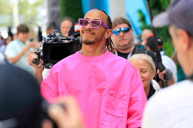 MIAMI GARDENS, FL - MAY 08: Mercedes-AMG Petronas driver Lewis Hamilton (44) of Great Britain comes into the paddock before the first running of the Crypto.com Miami Grand Prix on May 8, 2022 at the Miami International Autodrome in Miami Gardens, Florida. (Photo by David J. Griffin Icon Sportswire) AUTO: MAY 08 F1 - Miami Grand Prix Icon95322050801161