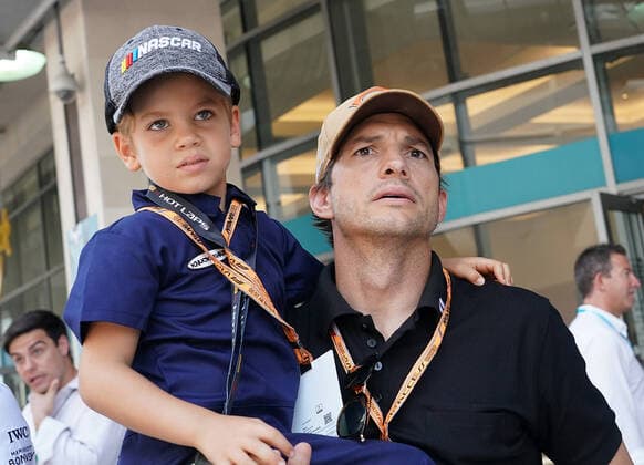 FORMULA 1 CRYPTO COM MIAMI GRAND PRIX 08 05 2022, Miami International Autodrome, Miami, FORMULA 1 CRYPTO COM MIAMI GRAND PRIX ,in picture actor Ashton Kutscher nordphotoxGmbHx xBratic nph00250