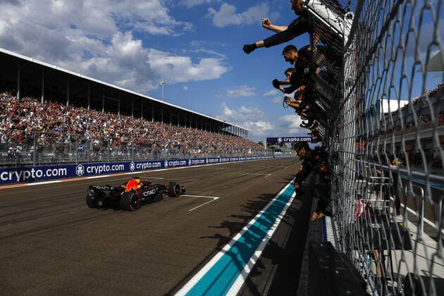 01 VERSTAPPEN Max (nld), Red Bull Racing RB18, action during the Formula 1 Crypto.com Miami Grand Prix 2022, 5th round of the 2022 FIA Formula One World Championship, WM, Weltmeisterschaft on the Miami International Autodrome, from May 6 to 8, 2022 in Miami Gardens, Florida, United States of America - F1 - MIAMI GRAND PRIX 2022 - RACE DPPI Panoramic  F12022GP05USA_JK323717