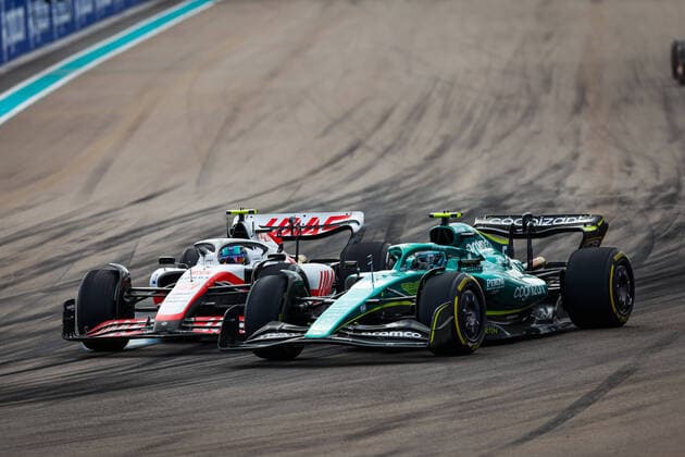 47 SCHUMACHER Mick (ger), Haas F1 Team VF-22 Ferrari, 05 VETTEL Sebastian (ger), Aston Martin F1 Team AMR22, action crash, accident, during the Formula 1 Crypto.com Miami Grand Prix 2022, 5th round of the 2022 FIA Formula One World Championship, WM, Weltmeisterschaft on the Miami International Autodrome, from May 6 to 8, 2022 in Miami Gardens, Florida, United States of America - F1 - MIAMI GRAND PRIX 2022 - RACE DPPI Panoramic 20220508_GOOD1151