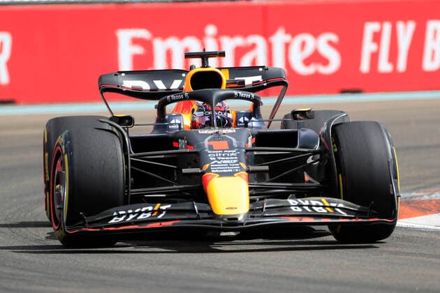 MIAMI GARDENS, FL - MAY 08: Oracle Red Bull Racing Honda driver Max Verstappen (1) of the Netherlands enters turn 11 during the Formula 1 CRYPTO.COM Miami Grand Prix on May 8, 2022 at Miami International Autodrome in Miami Gardens, FL.(Photo by Jeff Robinson Icon Sportswire) AUTO: MAY 08 F1 Crypto.com Miami Grand Prix Icon22050819361