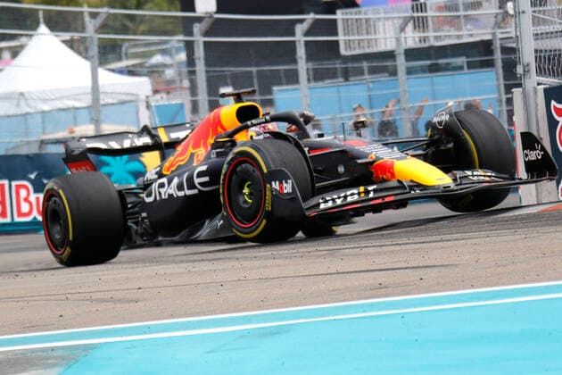 MIAMI GARDENS, FL - MAY 08: Oracle Red Bull Racing Honda driver Max Verstappen (1) of the Netherlands enters turn 13 during the Formula 1 CRYPTO.COM Miami Grand Prix on May 8, 2022 at Miami International Autodrome in Miami Gardens, FL.(Photo by Jeff Robinson Icon Sportswire) AUTO: MAY 08 F1 Crypto.com Miami Grand Prix Icon22050834601