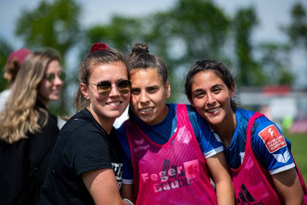 Dominique Bruinenberg SC Sand , Noemi Gentile SC Sand , Fatma Sakar SC Sand , GER, SC Sand vs FC Koeln, Flyeralarm Frauen Bundesliga, 21 Spieltag, 08 05 2022, Spielzeit 2021 2022 GER, SC Sand vs FC Koeln, Flyeralarm Frauen Bundesliga, 21 Spieltag, 08 05 2022, Spielzeit 2021 2022 Copyright: xEibner Memmlerx EP_MMR