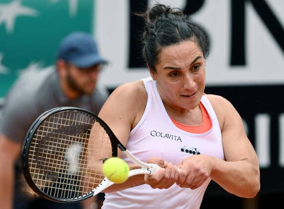 May 9, 2022, ROME: Martina Trevisan of Italy in action against Shuai Zhang of China during their women s singles first round match at the Italian Open tennis tournament in Rome, Italy, 09 May 2021. ANSA ETTORE FERRARI ROME - ZUMAa110 20220509_zaf_a110_014 Copyright: xEttorexFerrarix
