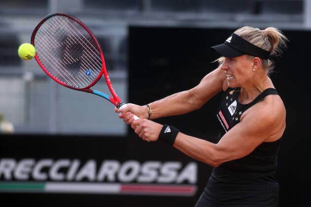 ROME, ITALY - MAY 09: Angelique Kerber of Deutschland plays a forehand against Gauff Coco of USA during their single women round match in the Internazionali BNL D Italia at Foro Italico on May 09, 2022 in Rome, Italy.  Copyright: xMarcoxIacobuccix xipa-agency.netx xMarcoxIacobuccix 0
