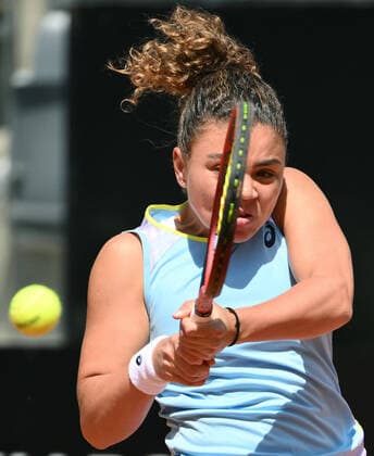 May 10, 2022, ROME: Jasmine Paolini of Italy in action against Jil Teichmann of Switzerland during their women s singles first round match at the Italian Open tennis tournament in Rome, Italy, 10 May 2022. ANSA ETTORE FERRARI Italian Open tennis tournament  - ZUMAa110 20220510_zaf_a110_007 Copyright: xEttorexFerrarix
