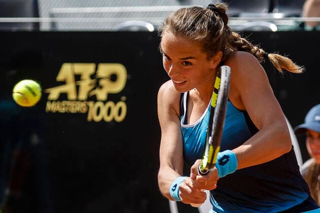 May 10, 2022, ROME, ITALY: Lucia Bronzetti of Italy in action against Camila Osorio of Colombia, during their women™s singles first round match at the Italian Open tennis tournament in Rome, Italy, 10 May 2022..ANSA FABIO FRUSTACI ROME ITALY - ZUMAa110 20220510_zaf_a110_036 Copyright: xFabioxFrustacix