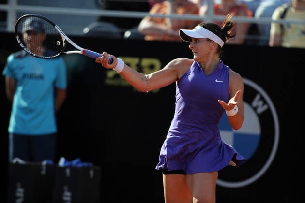 ROME, ITALY - 10.05.2022: E.RADUCANU (GBR) play game against B.ANDREESCU (CANADA) during their single women round match in the Internazionali BNL D Italia at Foro Italico in Rome, Italy on May 10, 2022.  Copyright: xMarcoxIacobuccix xipa-agency.netx xMarcoxIacobuccix 0