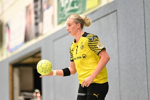 Handball I Women I Season 2021 2022 I 1 HBF I 24 Matchday I HL Buchholz 08 Rosengarten Borussia Dortmund I 07 05 2022 Mia Zschocke 7, Borussia Dortmund Buchholz in der Nordheide Nordheidehalle Lower Saxony Germany Copyright: xLobeca FelixxSchlikisx