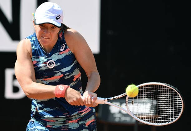 May 11, 2022, ROME: Iga Swiatek of Poland in action against Elena-Gabriela Ruse of Romania during their women s singles second round match at the Italian Open tennis tournament in Rome, Italy, 11 May 2022. ANSA ETTORE FERRARI ROME - ZUMAa110 20220511_zaf_a110_072 Copyright: xEttorexFerrarix