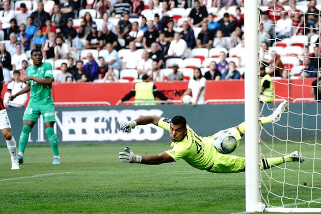 But de Saint Etienne - Walter Benitez (OGC Nice) FOOTBALL : OGC Nice vs AS Saint Etienne - Ligue 1 Uber Eats - Nice - 11 05 2022 NorbertScanella Panoramic 