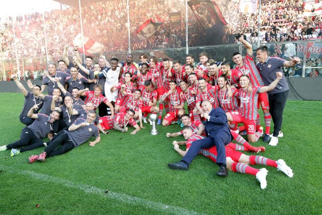 Photo Raffaele Rastelli LaPresse 11 May, 2022 Cremona, Italy soccer Cremonese - Italian Football Championship League BKT 2021 2022 - Zini stadium. In the pic: Cremonese players celebrate promotion to League A  Copyright: xRaffaelexRastelli LaPressex