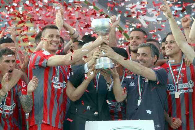 Photo Raffaele Rastelli LaPresse 11 May, 2022 Cremona, Italy soccer Cremonese - Italian Football Championship League BKT 2021 2022 - Zini stadium. In the pic: Cremonese players celebrate promotion to League A  Copyright: xRaffaelexRastelli LaPressex