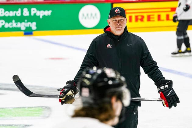 13 05 2022, Helsinki, Helsinki Ice Hall, Ice Hockey World Championship 2022, Canada free practice assistant coach Andre Tourigny Canada Helsinki Helsinki Ice Hall Uusimaa Finland  Copyright: xJustPictures.ch JarixPestelaccix