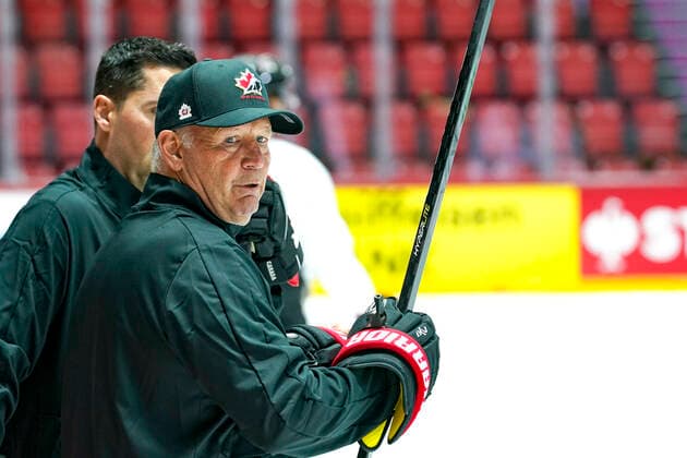13 05 2022, Helsinki, Helsinki Ice Hall, Ice Hockey World Championship 2022, Canada free practice head coach Claude Julien Canada during the free skating Helsinki Helsinki Ice Hall Uusimaa Finland  Copyright: xJustPictures.ch JarixPestelaccix