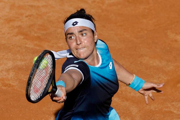May 13, 2022, ROME, ITALY: Ons Jabeur of Tunisia in action during his women s singles quarter final round match against Maria Sakkari of Greece at the Italian Open tennis tournament in Rome, Italy, 13 May 2022. Italian Open tennis tournament  - ZUMAa110 20220513_zaf_a110_050 Copyright: xFabioxFrustacix