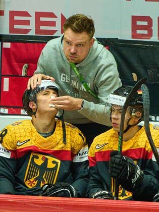 Tim Stützle Nr.18 of Germany mouth injury in the match GERMANY - CANADA 3-5 IIHF Ice hockey, Eishockey World Championship, WM, Weltmeisterschaft Group B in Helsinki, Finland, May 13, 2022, Season 2021 2022