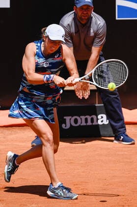Mandatory Credit: Photo by Fabrizio Corradetti LiveMedia Shutterstock (12939854p) Iga Swiatek (POL) Tennis Internationals Internazionali BNL d Italia - Women s semi-final - Swiatek vs Sabalenka, Foro Italico, Rome, Italy - 14 May 2022 Tennis Internationals Internazionali BNL d Italia - Women s semi-final - Swiatek vs Sabalenka, Foro Italico, Rome, Italy - 14 May 2022  Copyright: xFabrizioxCorradetti LiveMedia Shutterstockx 12939854p
