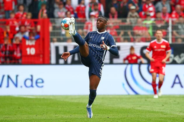 14 05 2022, xtgx, football 1 Bundesliga, 1 FC Union Berlin VfL Bochum emspor, v l Armel Bella Kotchap Bochum, 37 DFL DFB REGULATES PROHIBIT ANY USE OF PHOTOGRAPHS as IMAGE SEQUENCES and or QUASI VIDEO Berlin
