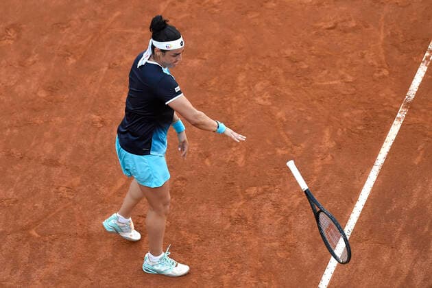 Ons Jabeur of Tunisia looks dejected during her semifinal match against Daria Kasatkina of Russia at the Internazionali BNL D Italia tennis tournament at Foro Italico in Rome, Italy on May 14th, 2022. Photo Antonietta Baldassarre Insidefoto antoniettaxbaldassarre