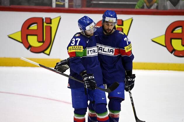 Goalscorer Phil Pietroniro (L) and assist Brandon McNally of Italy celebrate 1-0 goal during the 2022 IIHF Ice hockey, Eishockey World Championships preliminary round group A match between Italy and Canada in Helsinki on May 15, 2022. Helsinki Finland LKFTJK20220515124011PXSQ  Copyright: xAnttixAimo-Koivistox