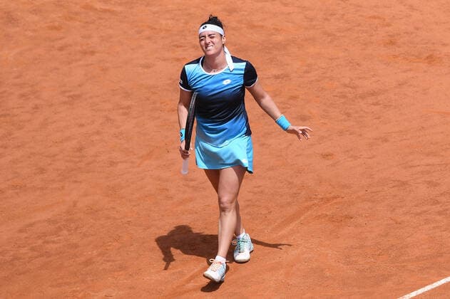 Ons Jabeur looks dejected during the Internazionali BNL D Italia Women Final match between Iga Swiatek and Ons Jabeur on 15 May 2022 at Foro Italico, Rome. Copyright: xGiuseppexMaffiax 31980360