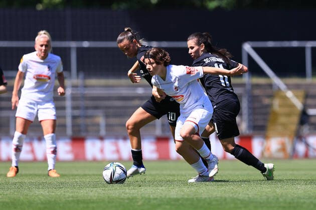 Flyeralarm Womens Bundesliga 2021 2022, 1 FC Cologne SC Freiburg Alicia Gudorf FC, 12 Cologne Franz Kremer Stadium, Lawn North Rhine Westphalia Germany